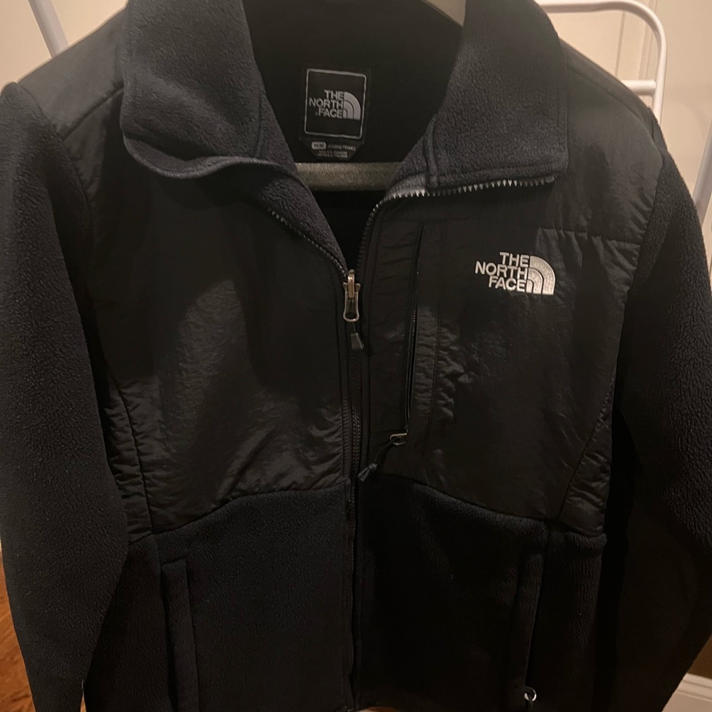 Women’s classic Denali North Face jacket